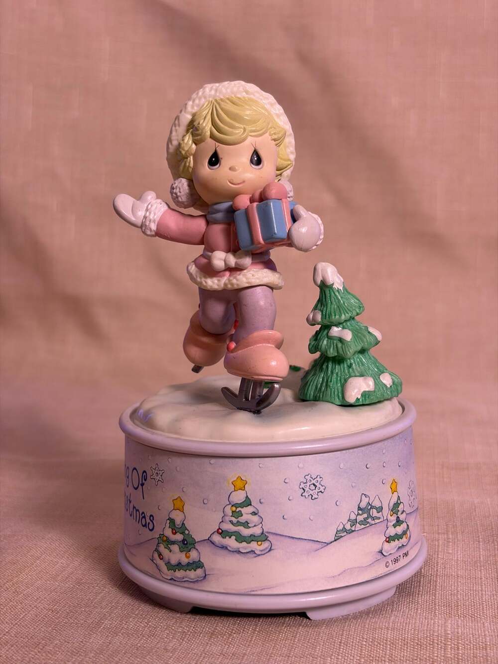 1991 Precious Moments I'm Dreaming Of A White Christmas Holiday Music Figurine